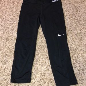 Black Nike pro leggings